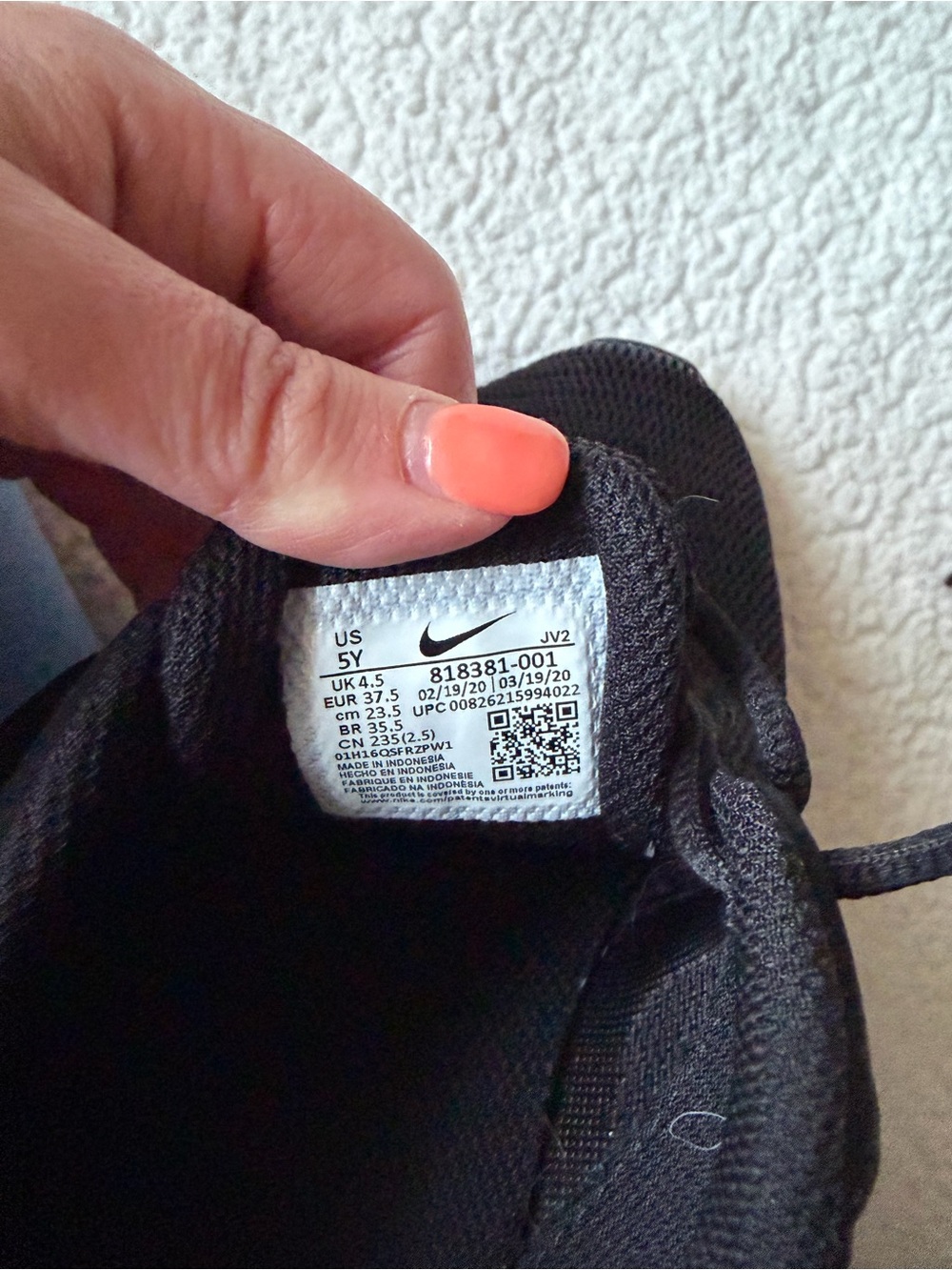Nike Black Mesh Low-Top Sneakers - Picture 5 of 5